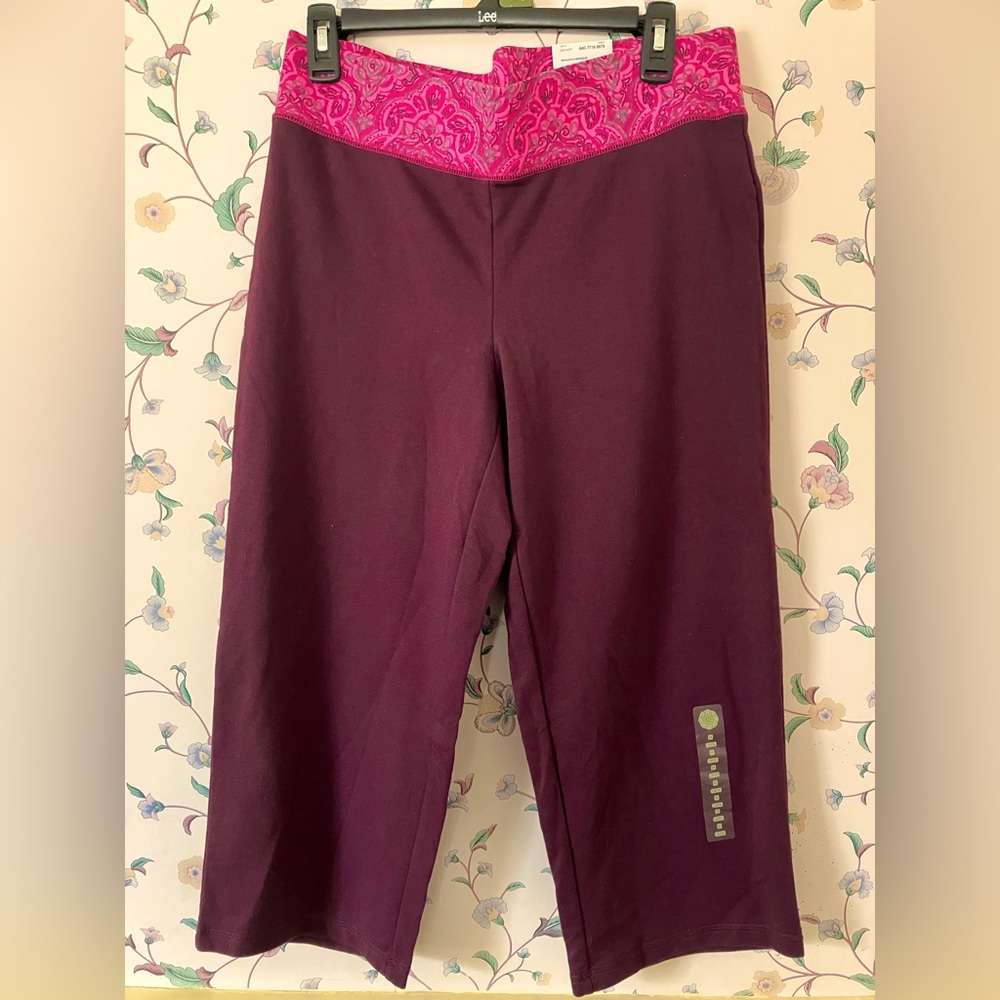 Made for Life capri yoga pants-Burgundy